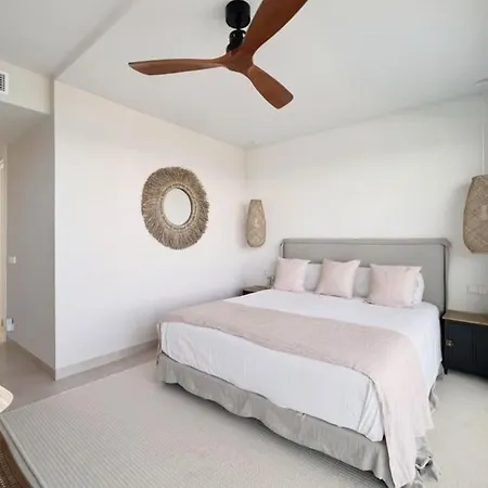 شقة Sea View Luxury Penthouse Deveses *